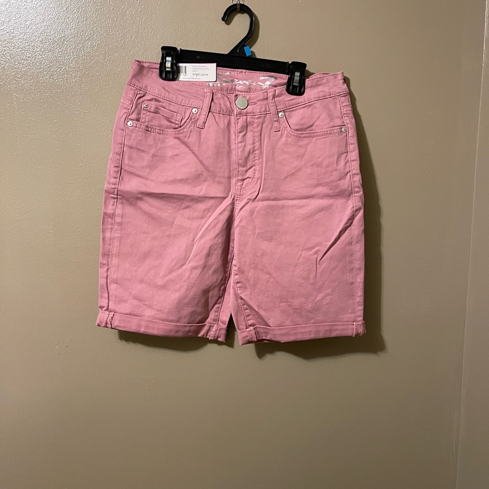 WOMANS BRAND NEW WITH TAGS.   Woman’s seven7 shorts